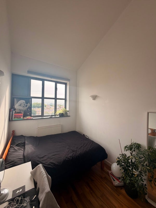 Room Stoke Newington Road in Greater London