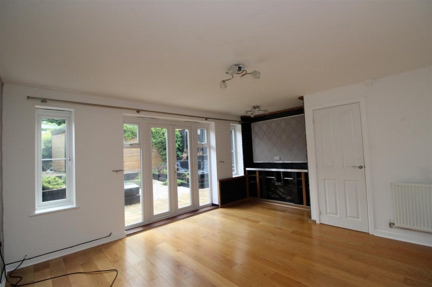 House Willowbrook Close in Canterbury