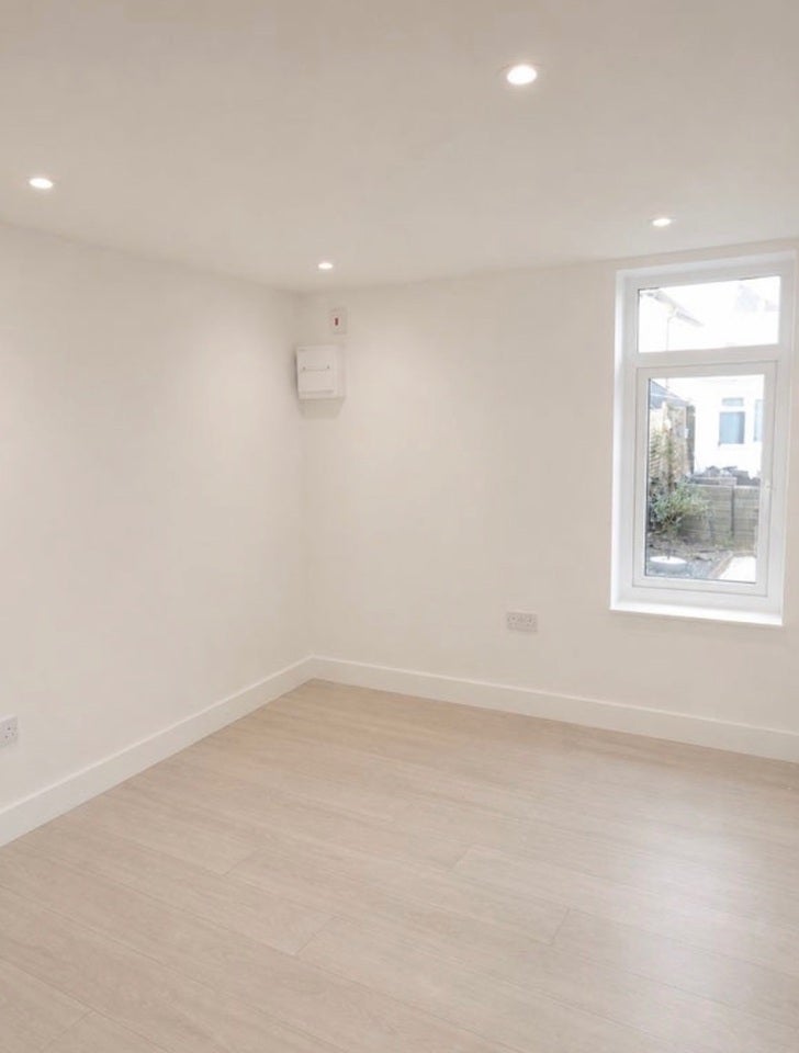 Room Moreton Road in Epping Forest