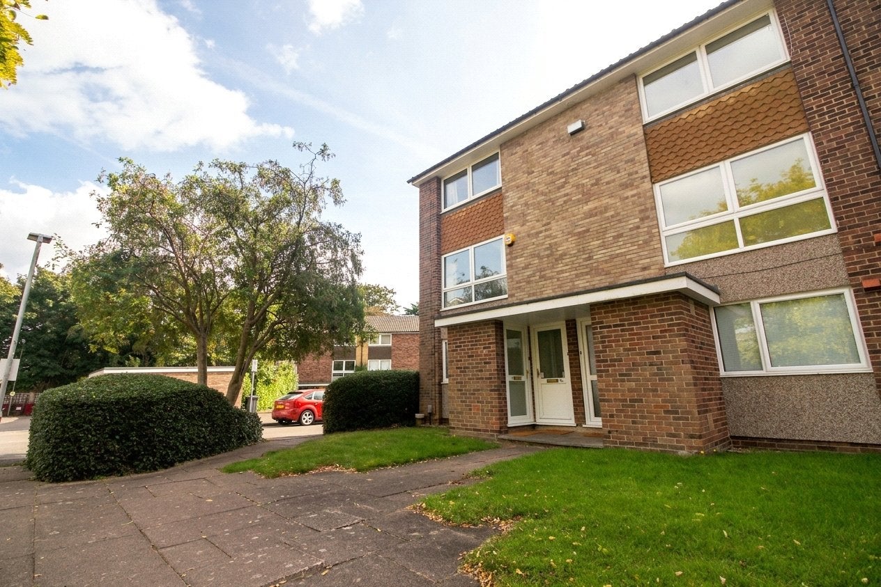 Flat Lima Court in Reading