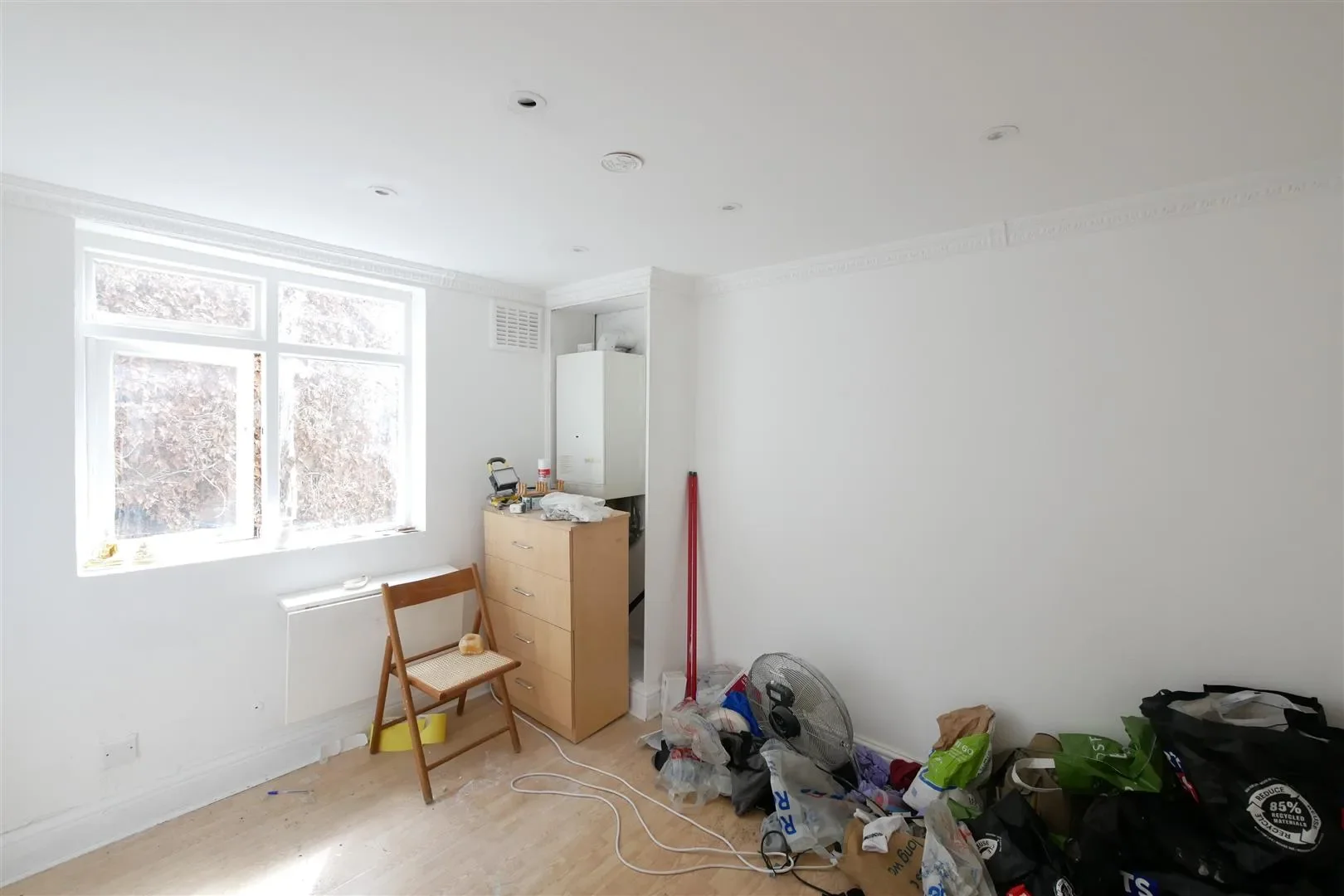 Flat Dawes Road in Greater London