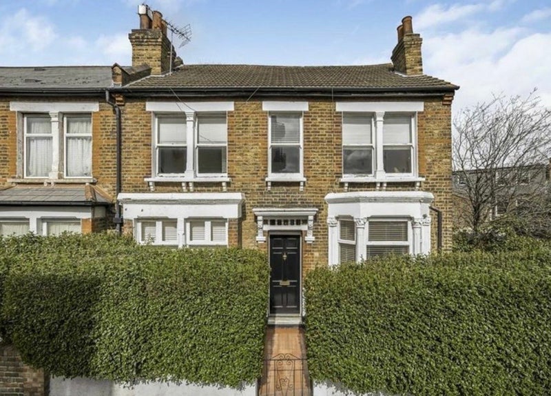 Room Inverine Road in Greater London
