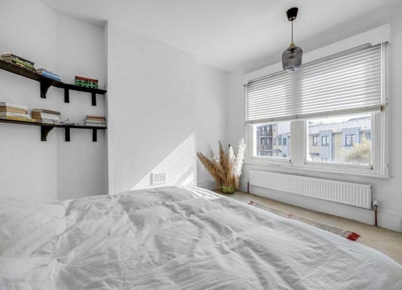 Room Inverine Road in Greater London