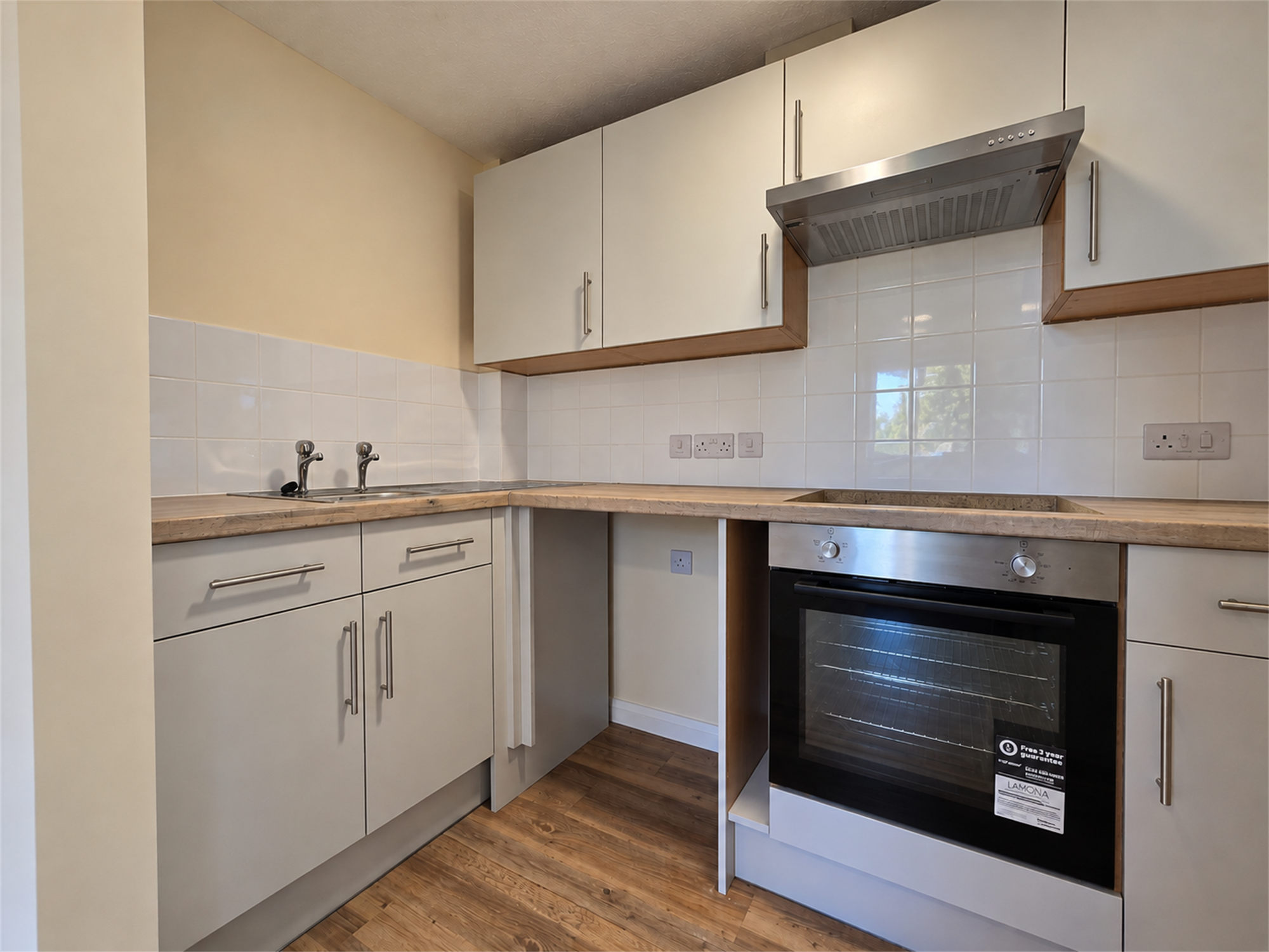 Flat Millbrook Road East in Southampton