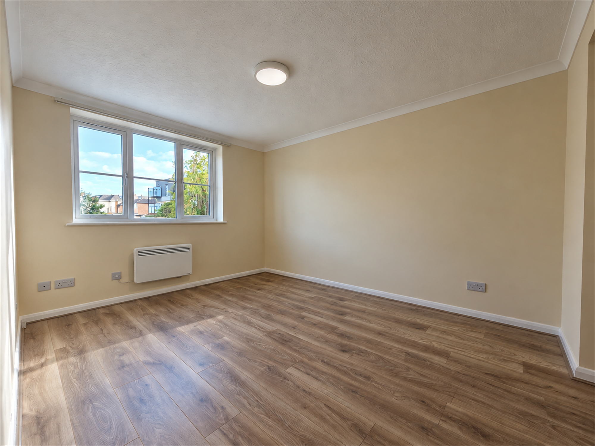 Flat Millbrook Road East in Southampton