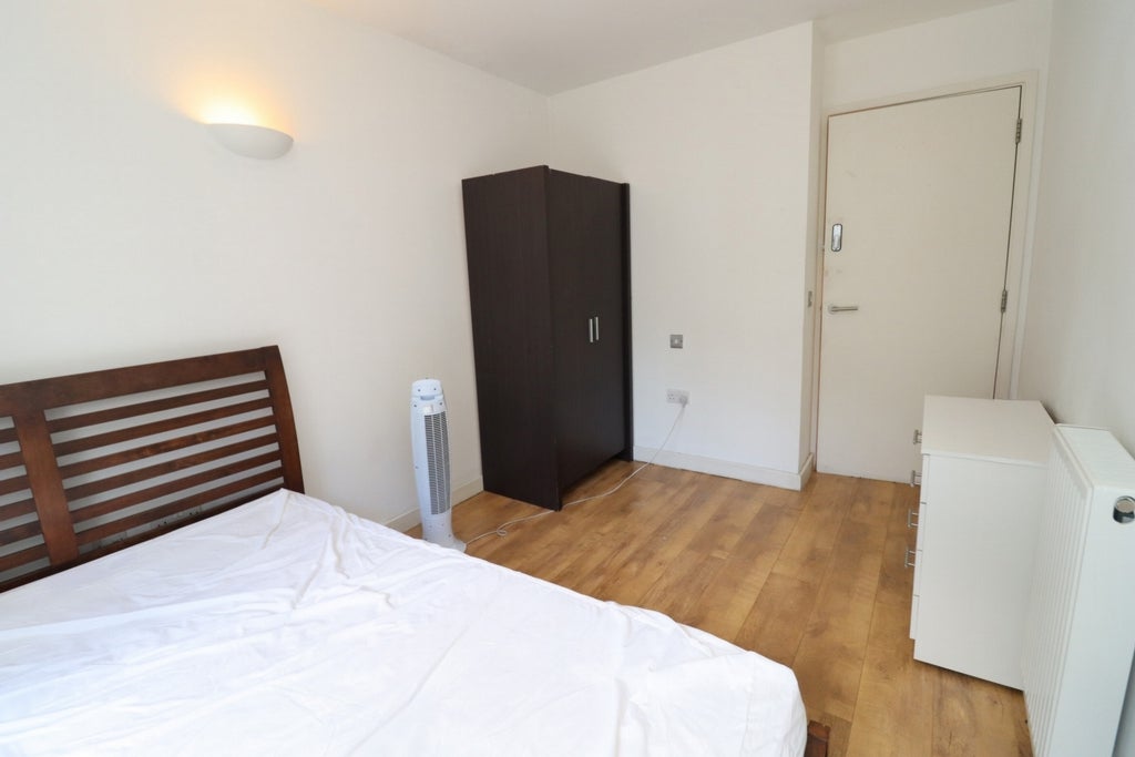 Room Globe Road in Greater London