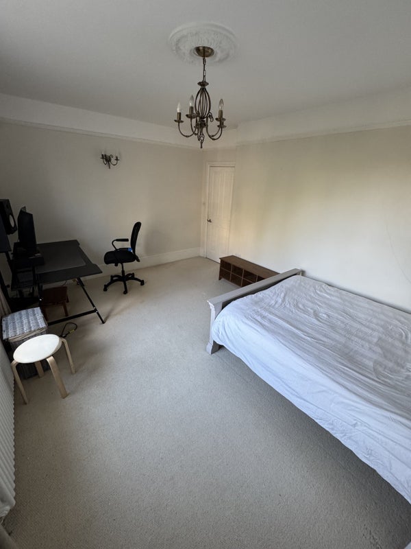Room Putney Hill in Greater London