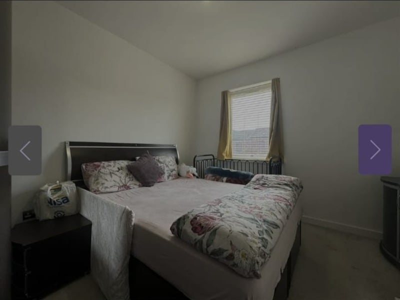 Flat Marine Crescent in Greater London