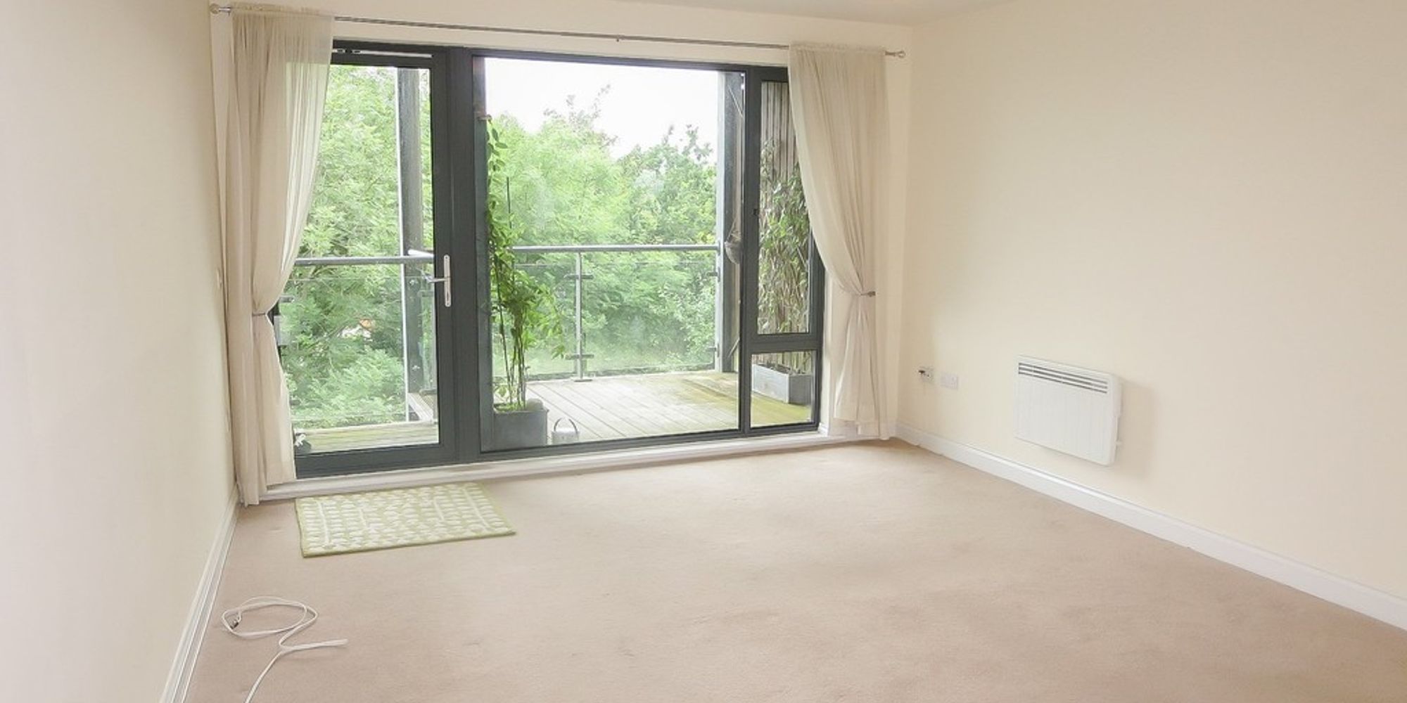 Flat Samuels Crescent in Cardiff