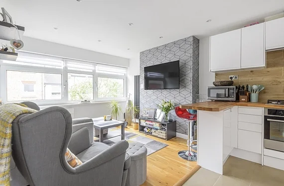 Flat Balham New Road in Greater London