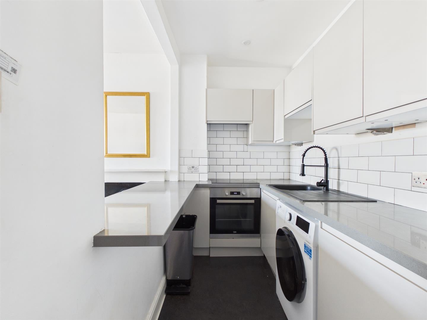 Flat Brunswick Place in Hove
