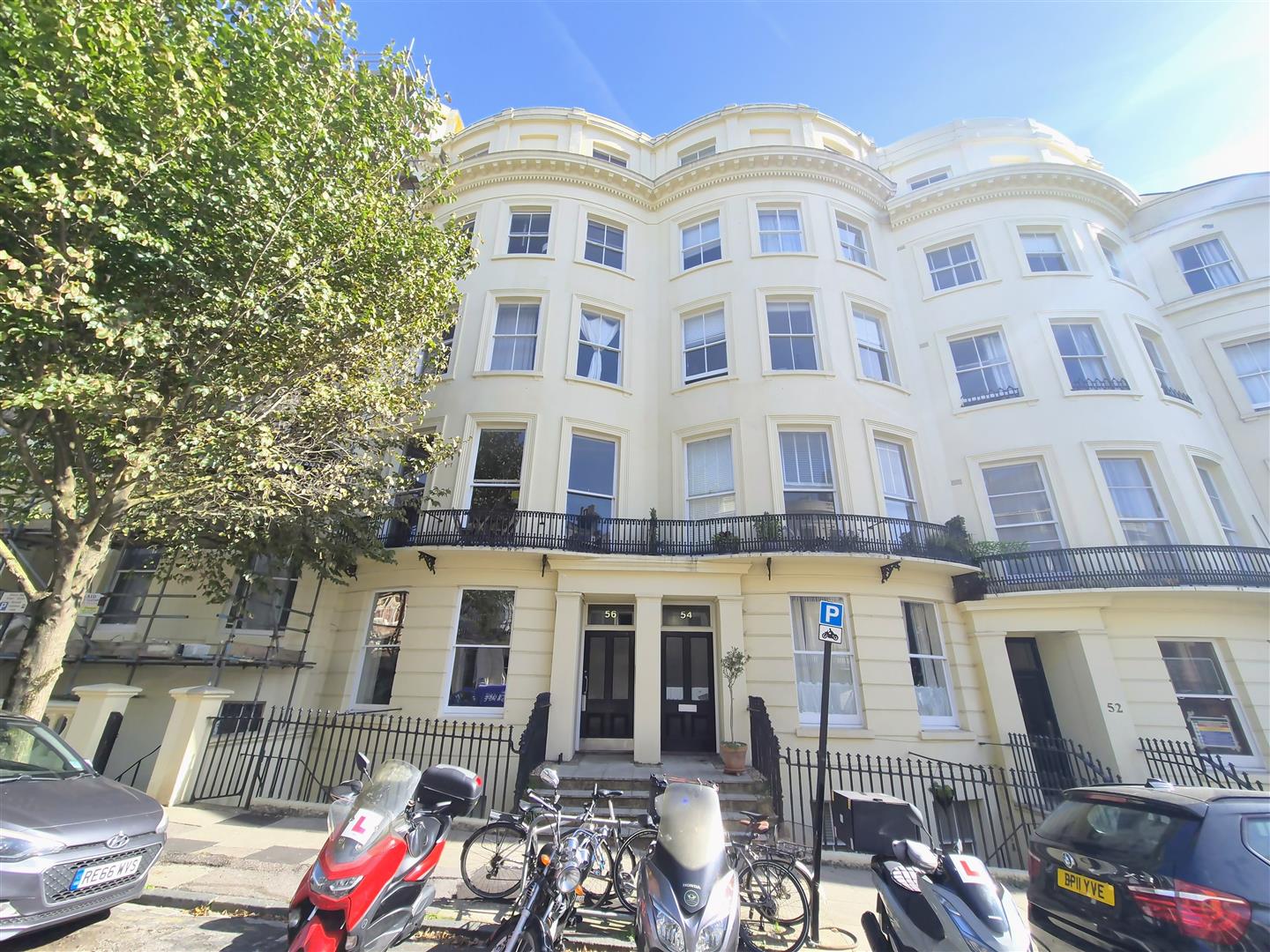 Flat Brunswick Place in Hove