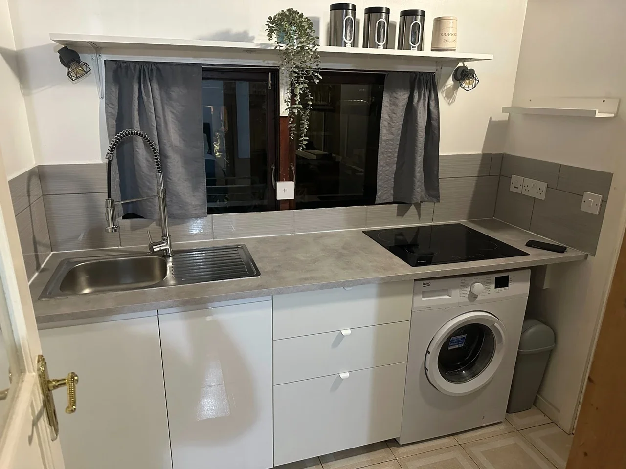 Room Downhills Way in Greater London