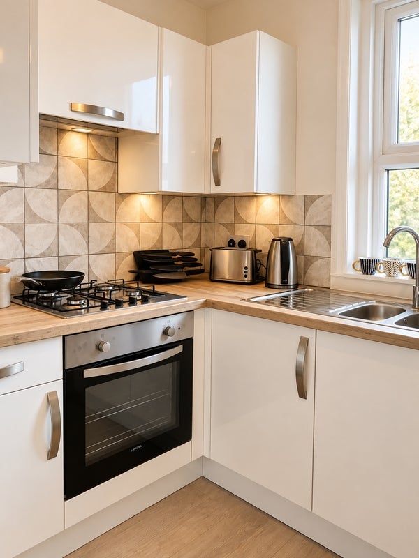 Room Brazier Close in Bournemouth