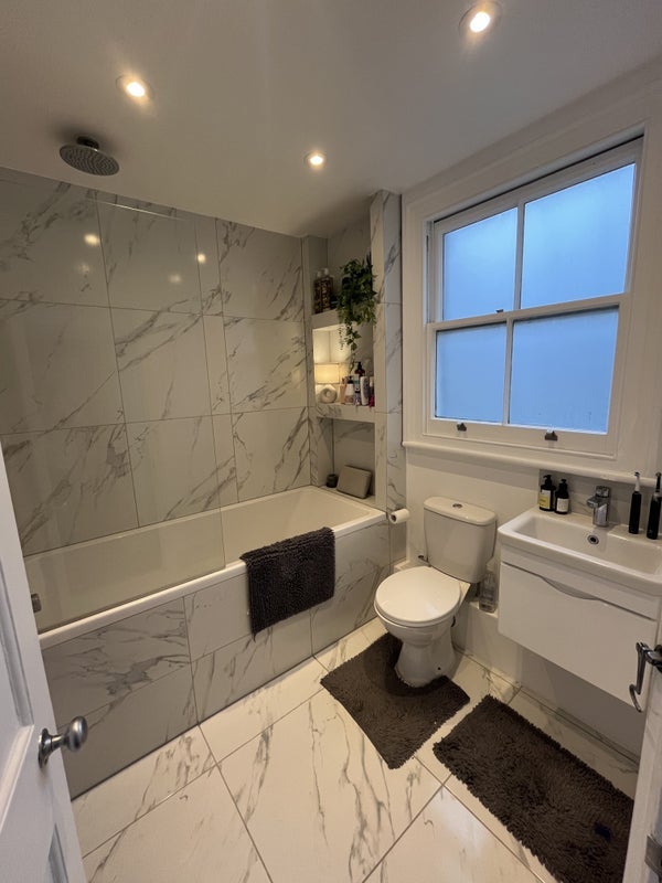Room Abyssinia Close in Greater London