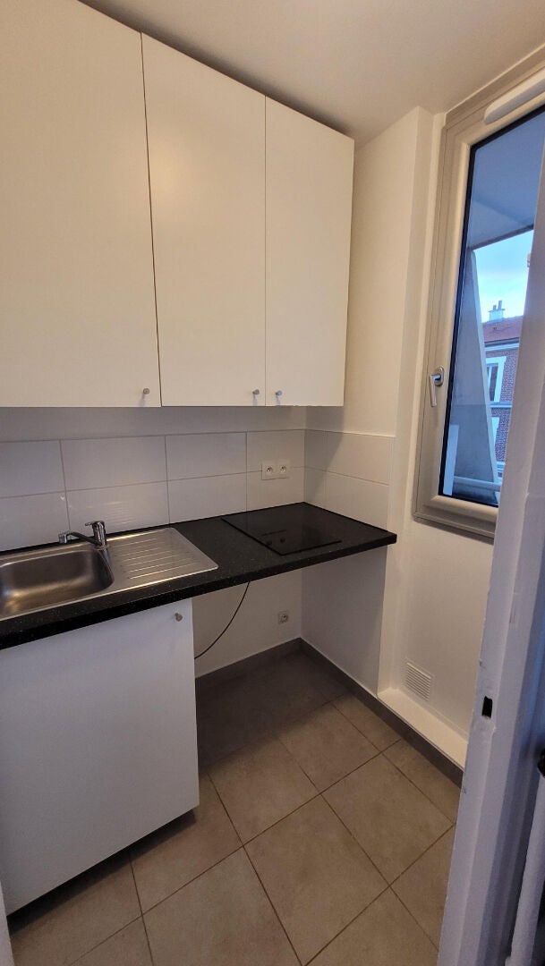 Flat Rue du 22 Septembre in Courbevoie