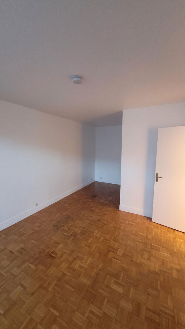 Flat Rue du 22 Septembre in Courbevoie