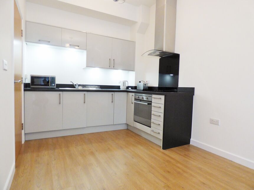 Flat Millbrook Road East in Southampton