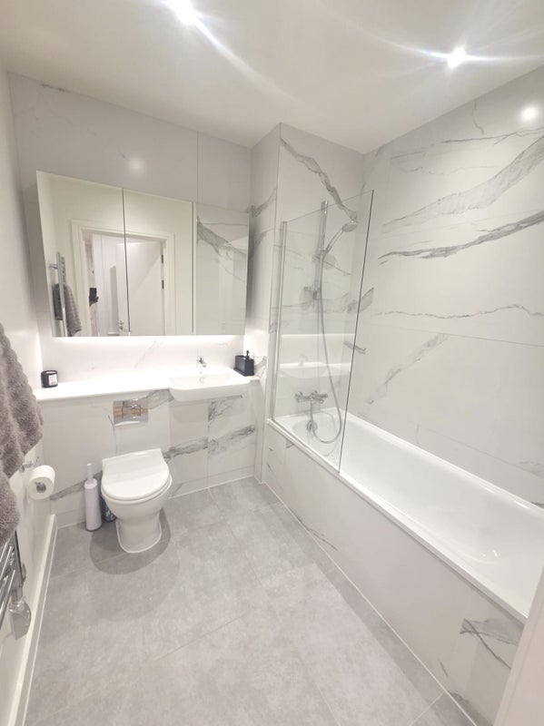 Room Webber Street in Greater London