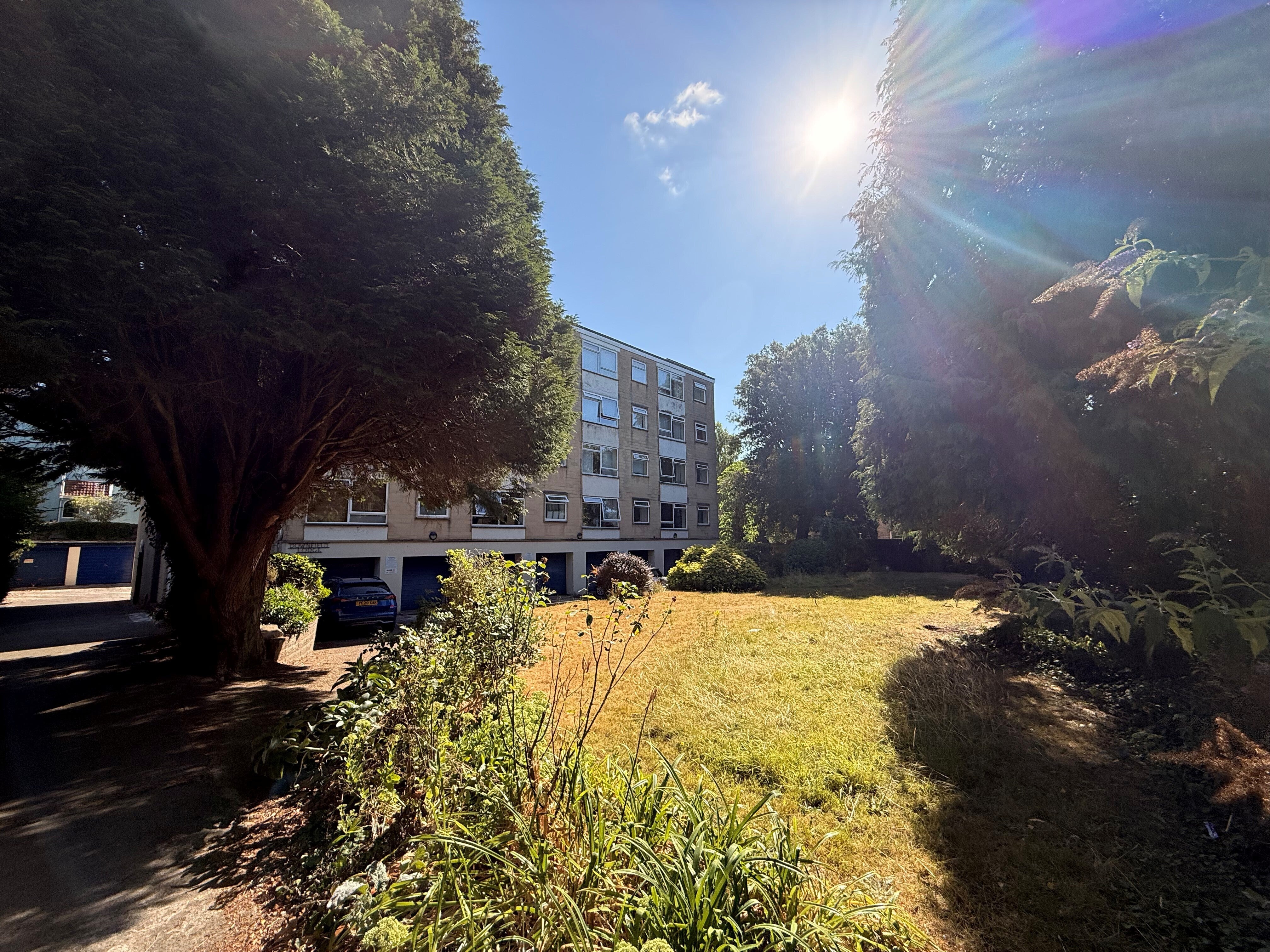 Flat Wellington Park in Bristol