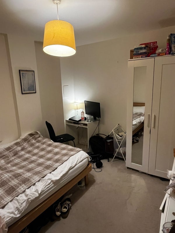 Flat Fletcher Street in Greater London
