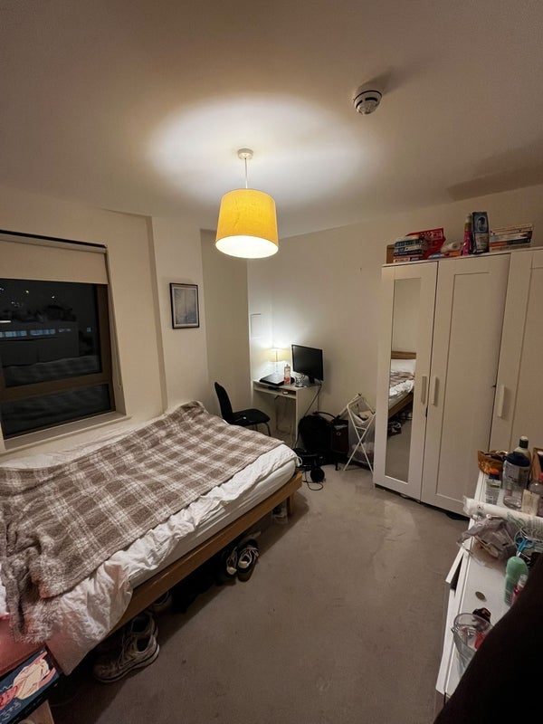 Flat Fletcher Street in Greater London
