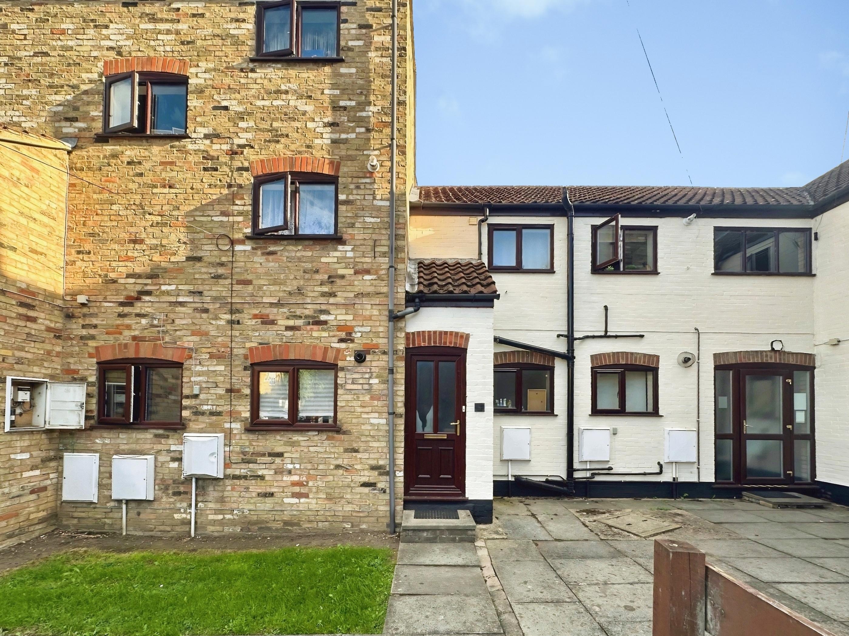 Flat Ermine Court in Huntingdonshire