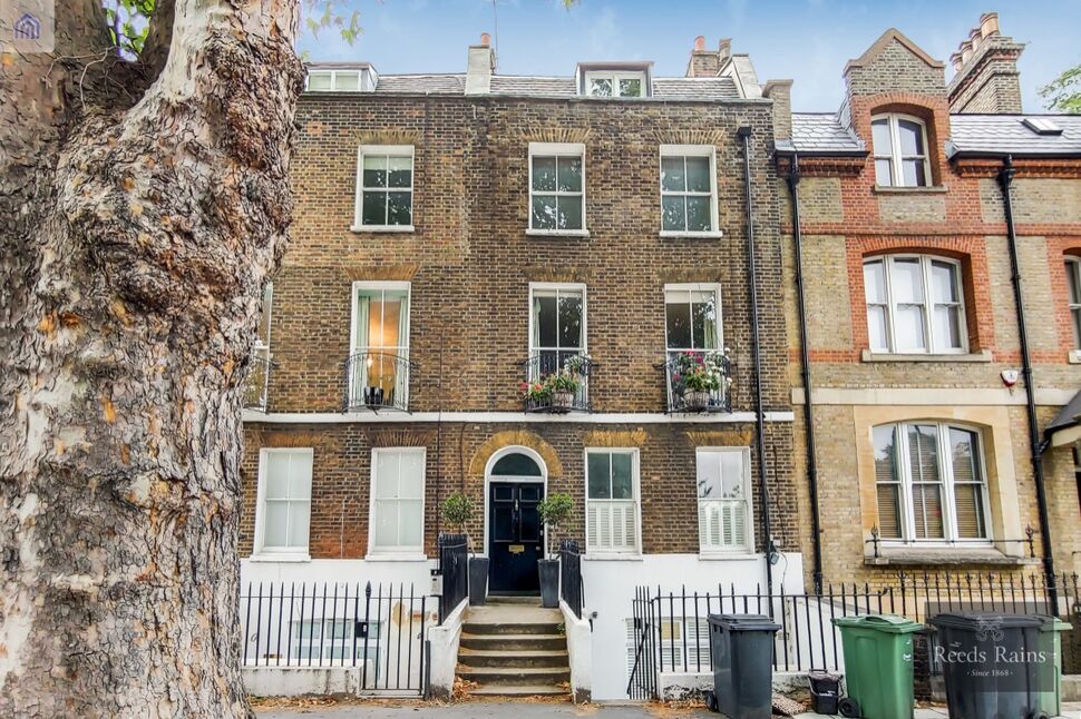 Flat Lambeth Road in Greater London