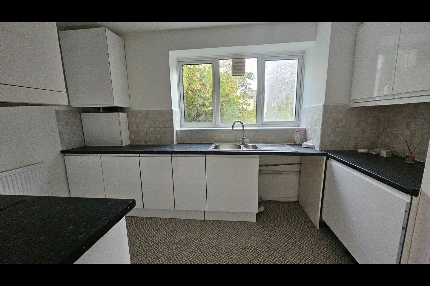 Flat Sandford Close in Greater London