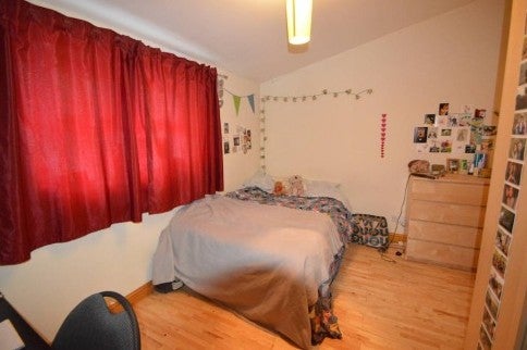 Flat Walmsley Road in Leeds