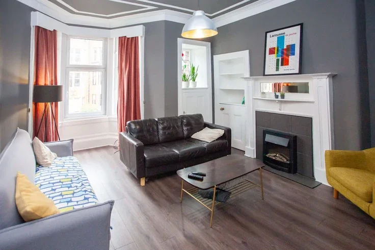Flat Airlie Street in Glasgow