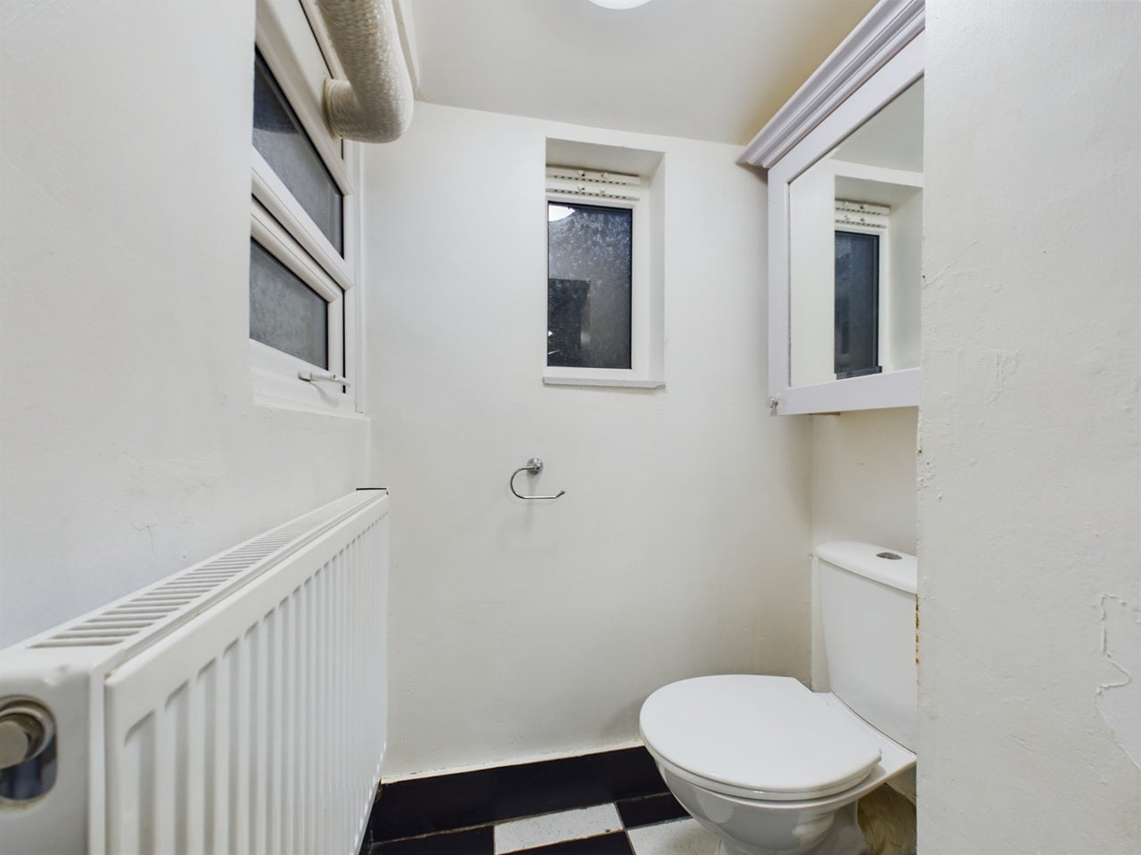 Room High Street Colliers Wood in Greater London