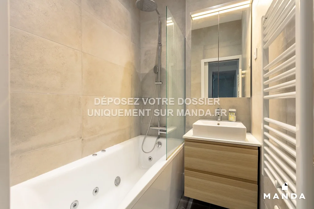 Flat Rue de Charenton in Paris