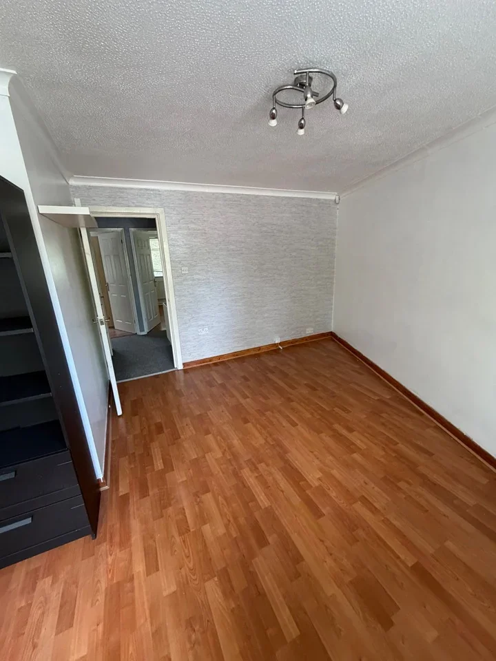 Flat Coates Dell in Three Rivers