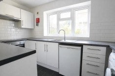 Room Stanley Road in Southend-on-Sea