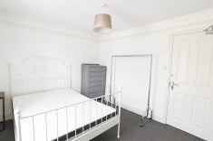 Room Stanley Road in Southend-on-Sea