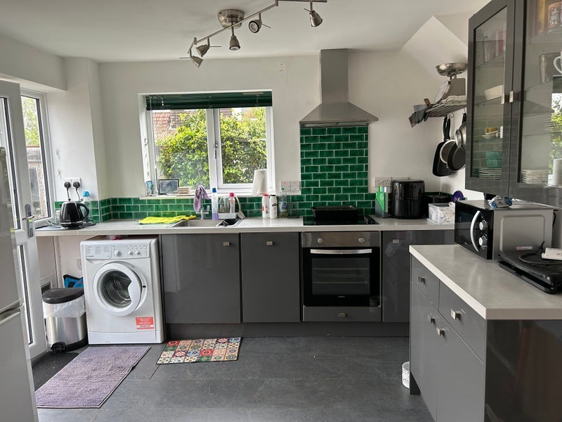 Room Rosslyn Way in Thornbury