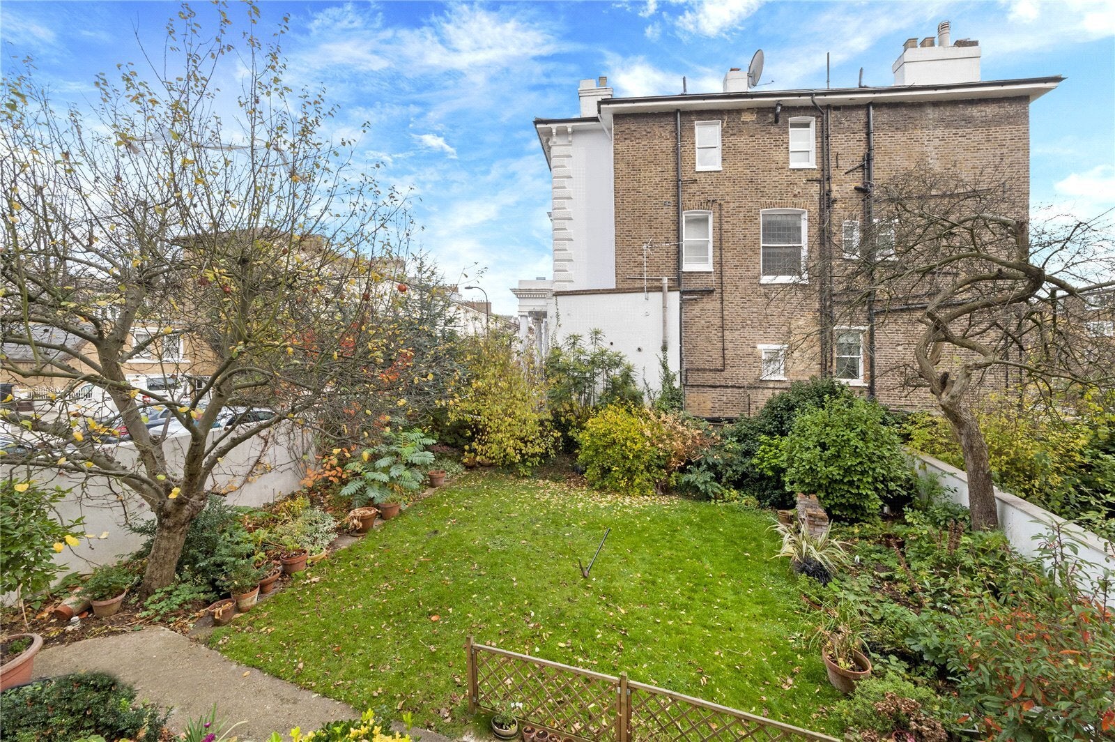Flat College Crescent in Greater London