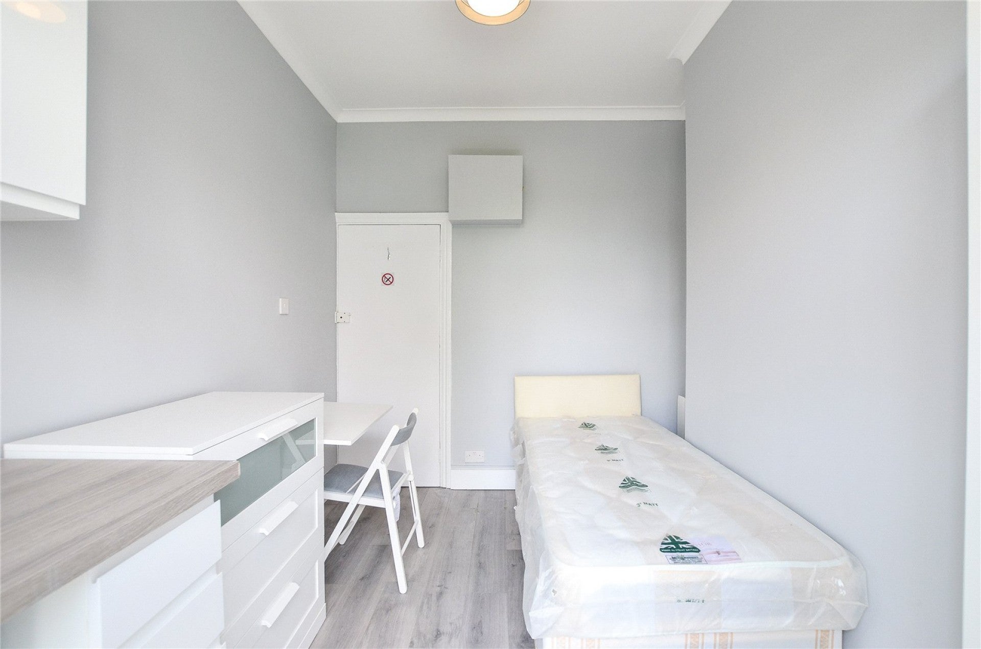 Room Middleton Road in Greater London