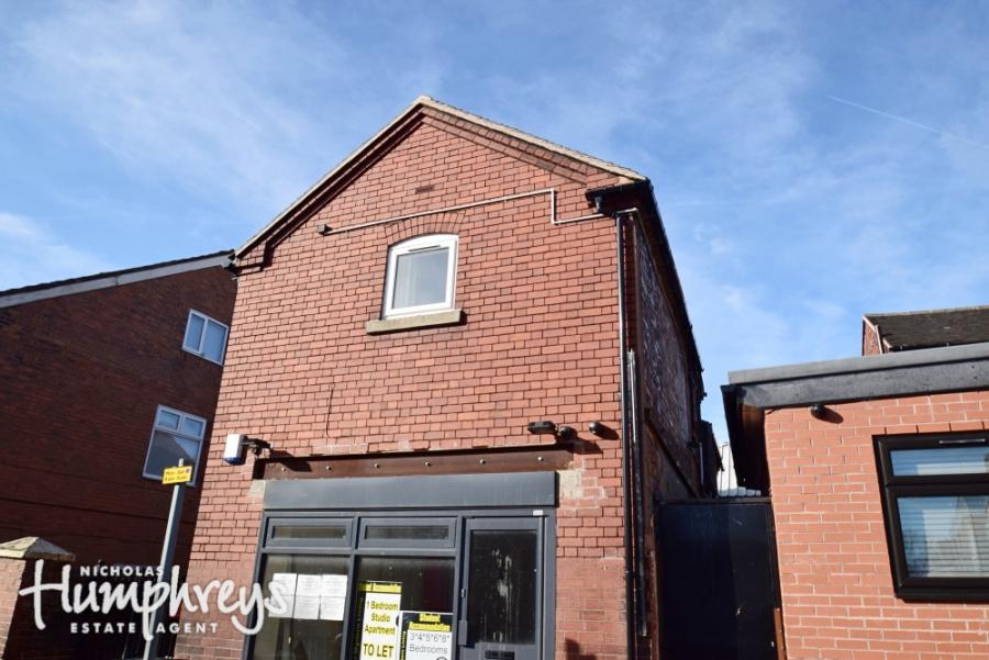 Flat Cauldon Road in Stoke-on-Trent