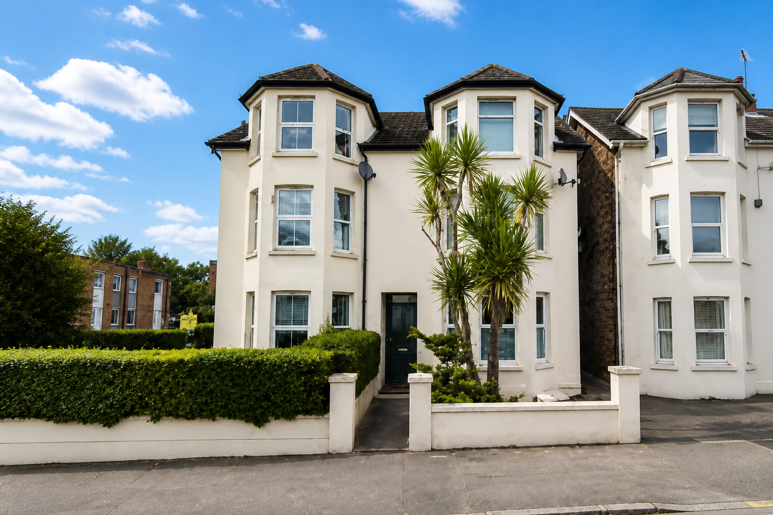 Flat Arthur Road in Horsham