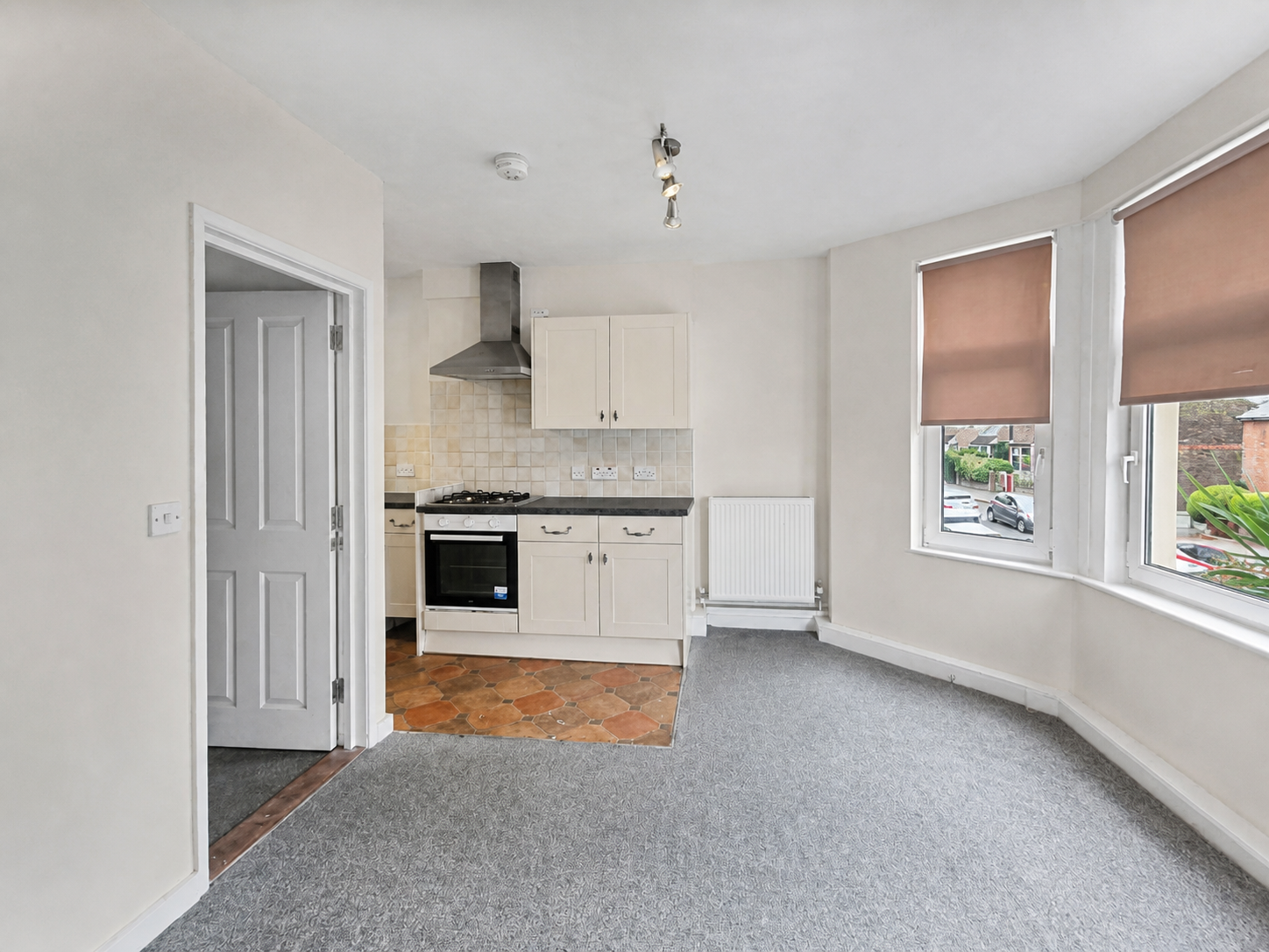 Flat Arthur Road in Horsham
