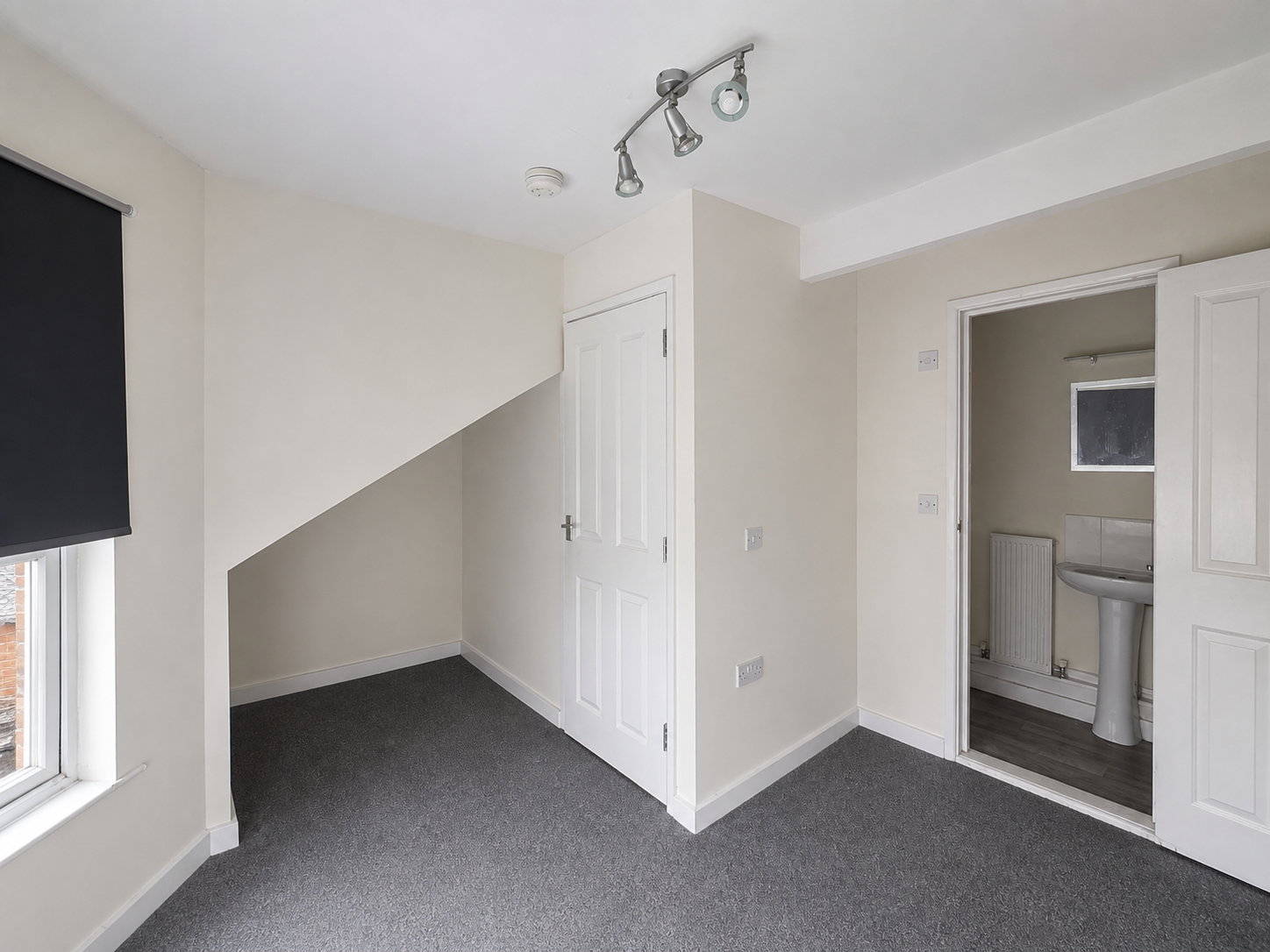 Flat Arthur Road in Horsham