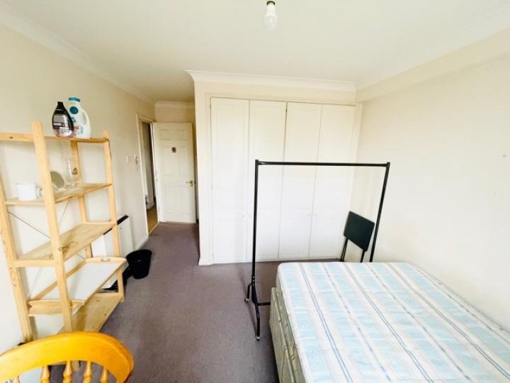 Flat Tawny Way in Greater London