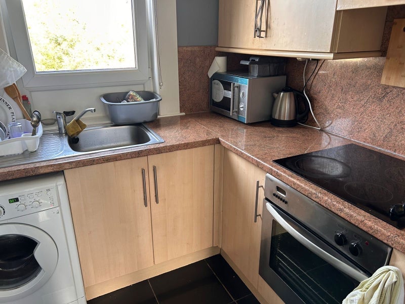 Room Stenhouse Drive in City of Edinburgh