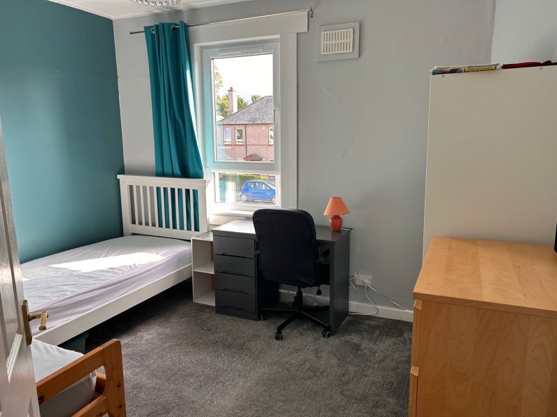 Room Stenhouse Drive in City of Edinburgh