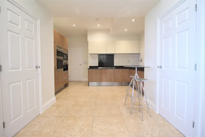 Flat Royal Connaught Drive in Hertsmere