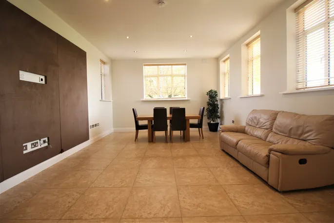 Flat Royal Connaught Drive in Hertsmere