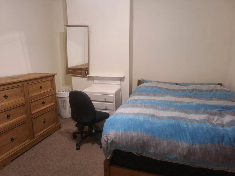 Room Lambert Road in Leicester