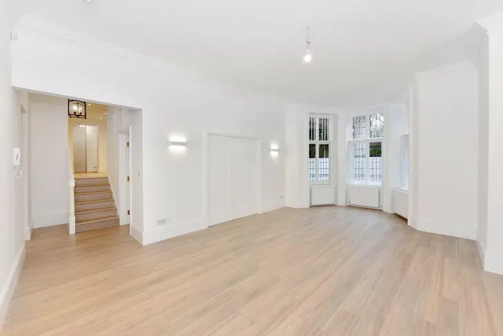 Flat Elsworthy Road in Greater London